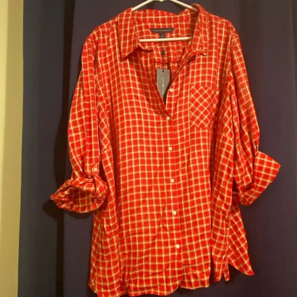 Women’s Tommy Hilfiger plus sized button down shirt with roll tab sleeve!! - Picture 5 of 5